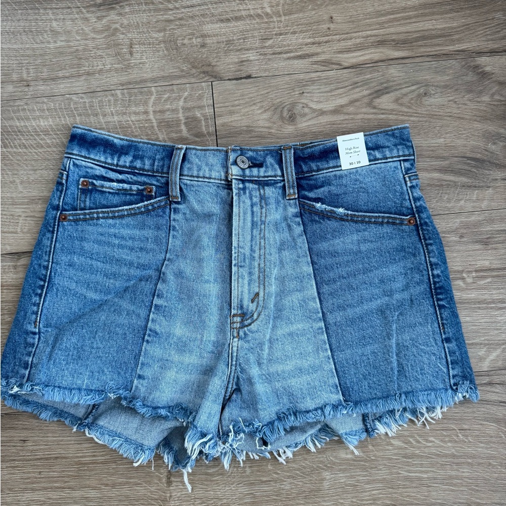 Abercrombie & Fitch Blue Jean High Rise Mom Shorts Frayed Hem